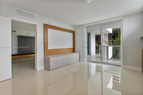 Copropriété à vendre à Bay Harbor Islands, Floride: 3 chambres, 121.14 m2 № 1931580 - photo 14