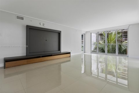 Copropriété à vendre à Bay Harbor Islands, Floride: 3 chambres, 121.14 m2 № 1931580 - photo 4
