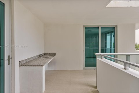 Copropriété à vendre à Bay Harbor Islands, Floride: 3 chambres, 121.14 m2 № 1931580 - photo 20
