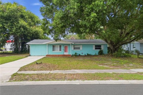 House in Lake Alfred, Florida 3 bedrooms, 148.64 sq.m. № 2287413