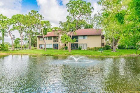 Condo in Saint Petersburg, Florida, 1 bedroom  № 1687157 - photo 2