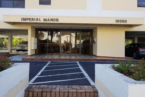 Condo in Bay Harbor Islands, Florida, 1 bedroom № 1961329 - photo 11