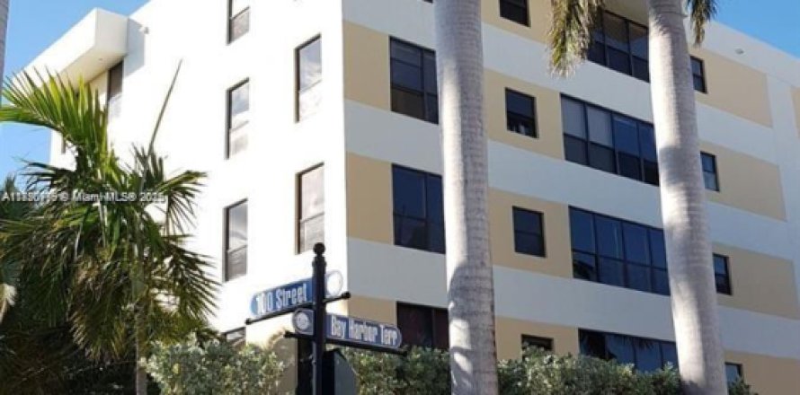 Condo in Bay Harbor Islands, Florida, 1 bedroom № 1961329