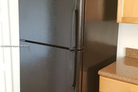 Condo in Bay Harbor Islands, Florida, 1 bedroom № 1961329 - photo 5