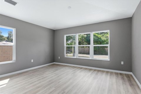Villa ou maison à louer à Sarasota, Floride: 2 chambres, 124.67 m2 № 2420544 - photo 4