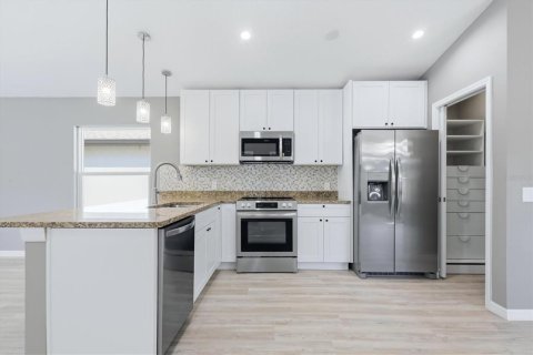 Villa ou maison à louer à Sarasota, Floride: 2 chambres, 124.67 m2 № 2420544 - photo 13
