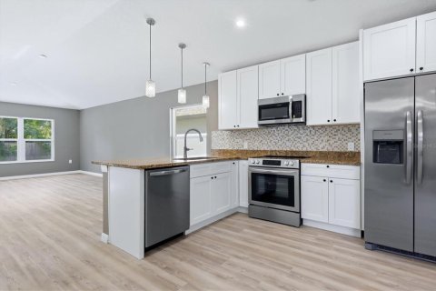 Villa ou maison à louer à Sarasota, Floride: 2 chambres, 124.67 m2 № 2420544 - photo 12