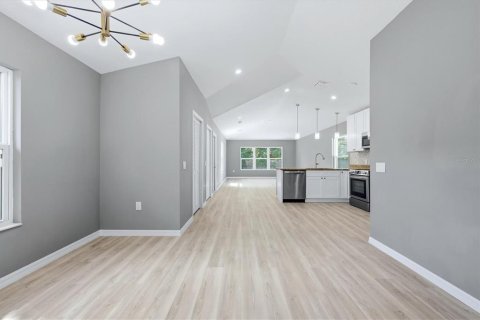 Villa ou maison à louer à Sarasota, Floride: 2 chambres, 124.67 m2 № 2420544 - photo 7