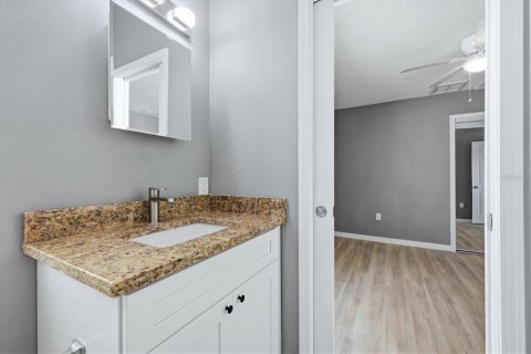 Villa ou maison à louer à Sarasota, Floride: 2 chambres, 124.67 m2 № 2420544 - photo 27