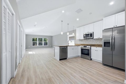 Villa ou maison à louer à Sarasota, Floride: 2 chambres, 124.67 m2 № 2420544 - photo 11