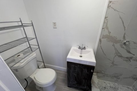 Commercial property in Fort Lauderdale, Florida 1 bedroom, 113.81 sq.m. № 1806137 - photo 2