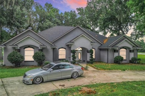House in Summerfield, Florida 4 bedrooms, 290.88 sq.m. № 1278822 - photo 1