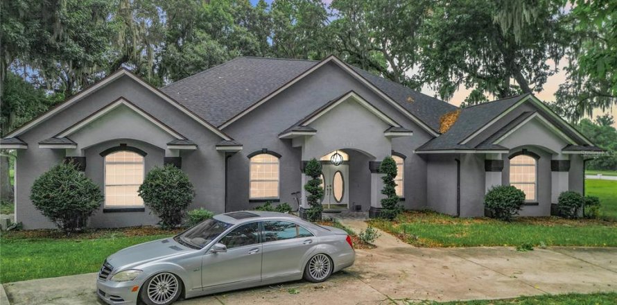 House in Summerfield, Florida 4 bedrooms, 290.88 sq.m. № 1278822