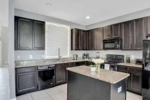 Villa ou maison à vendre à Davenport, Floride: 6 chambres, 321.63 m2 № 2342045 - photo 4