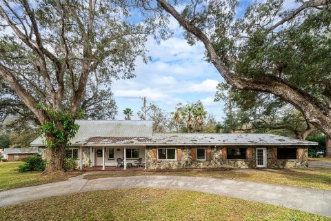 House in Brooksville, Florida 3 bedrooms, 213.95 sq.m. № 1528227 - photo 1