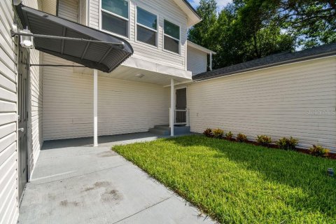 House in Zephyrhills, Florida 3 bedrooms, 126.35 sq.m. № 1815927 - photo 3