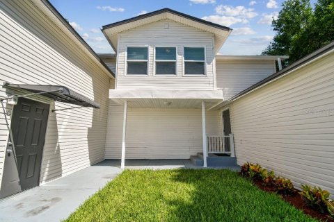 House in Zephyrhills, Florida 3 bedrooms, 126.35 sq.m. № 1815927 - photo 2