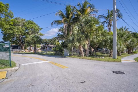 Villa ou maison à vendre à Delray Beach, Floride: 2 chambres, 138.24 m2 № 2280757 - photo 4