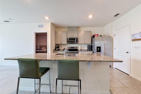 Villa ou maison à louer à Lake Alfred, Floride: 3 chambres, 155.43 m2 № 2115520 - photo 2