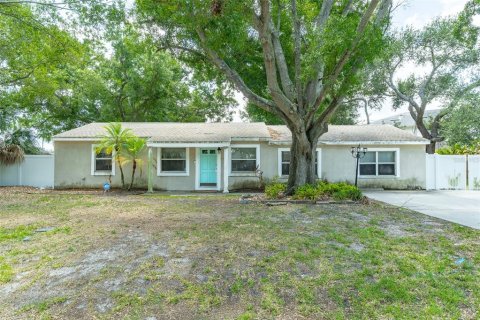 House in Tampa, Florida 3 bedrooms, 161.09 sq.m. № 2197163