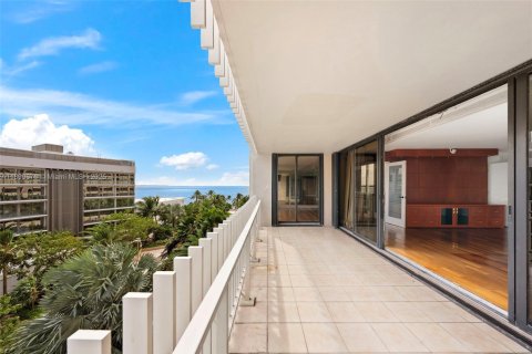 Купить кондоминиум в Майами, Флорида 3 спальни, 349.68м2, № 1952722 - фото 17