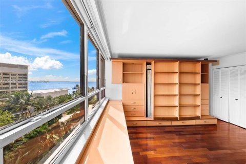 Купить кондоминиум в Майами, Флорида 3 спальни, 349.68м2, № 1952722 - фото 11