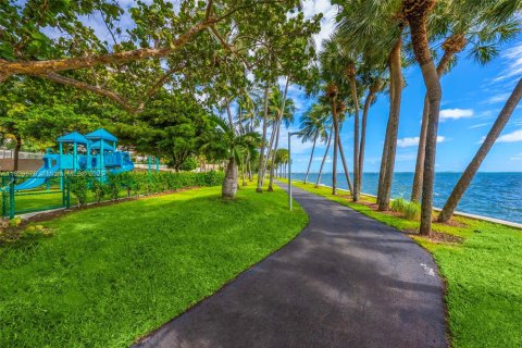 Купить кондоминиум в Майами, Флорида 3 спальни, 349.68м2, № 1952722 - фото 2