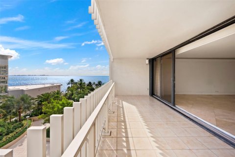 Купить кондоминиум в Майами, Флорида 3 спальни, 349.68м2, № 1952722 - фото 4