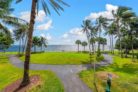 Купить кондоминиум в Майами, Флорида 3 спальни, 349.68м2, № 1952722 - фото 25