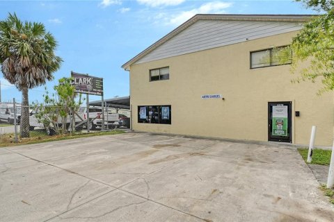 Immobilier commercial à vendre à Sarasota, Floride: 475.94 m2 № 2406659 - photo 10