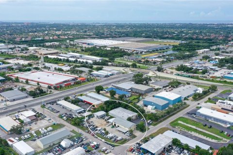 Immobilier commercial à vendre à Sarasota, Floride: 475.94 m2 № 2406659 - photo 5