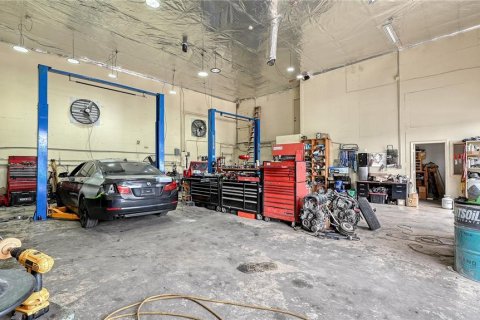 Immobilier commercial à vendre à Sarasota, Floride: 475.94 m2 № 2406659 - photo 14