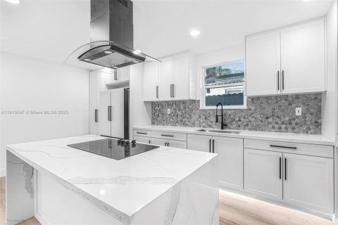 House in Miami, Florida 3 bedrooms, 97.64 sq.m. № 1971649 - photo 9