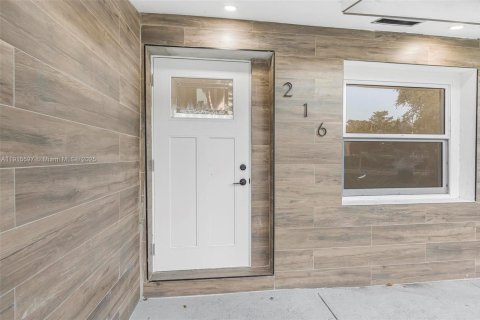 House in Miami, Florida 3 bedrooms, 97.64 sq.m. № 1971649 - photo 4