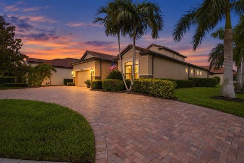 Casa en Bradenton, Florida 4 dormitorios, 246.28 m2 № 2383756