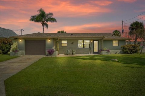 Casa en New Port Richey, Florida 2 dormitorios, 99.87 m2 № 2371250