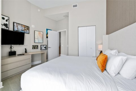 Condominio en venta en Hollywood, Florida, 1 dormitorio, 74.51 m2 № 1979511 - foto 4