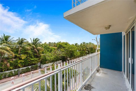 Condo in Miami Beach, Florida, 2 bedrooms № 2071240 - photo 20