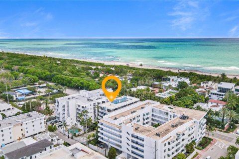 Condo in Miami Beach, Florida, 2 bedrooms № 2071240 - photo 29