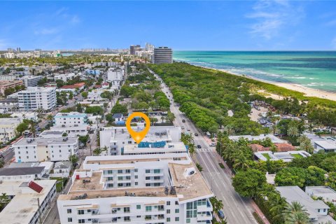 Condo in Miami Beach, Florida, 2 bedrooms № 2071240 - photo 30