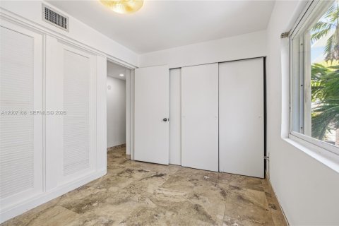 Condo in Miami Beach, Florida, 2 bedrooms № 2071240 - photo 15