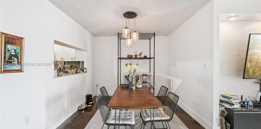 Кондоминиум с 1 спальней в Майами-Бич, Флорида № 2002330