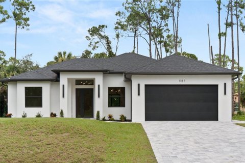 House in North Port, Florida 3 bedrooms, 147.9 sq.m. № 1893584 - photo 1