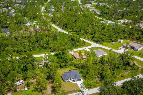House in North Port, Florida 3 bedrooms, 147.9 sq.m. № 1893584 - photo 28