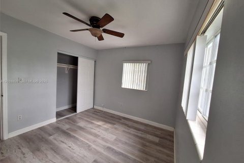 Villa ou maison à louer à Miami, Floride: 5 chambres, 183.76 m2 № 2428204 - photo 8