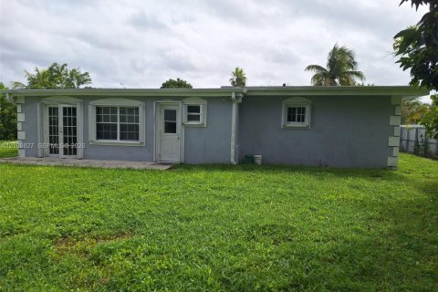 Villa ou maison à louer à Miami, Floride: 5 chambres, 183.76 m2 № 2428204 - photo 24