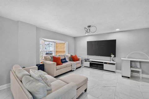 Villa ou maison à vendre à Sarasota, Floride: 4 chambres, 186.36 m2 № 2227459 - photo 6