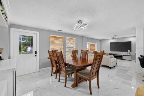 Villa ou maison à vendre à Sarasota, Floride: 4 chambres, 186.36 m2 № 2227459 - photo 7