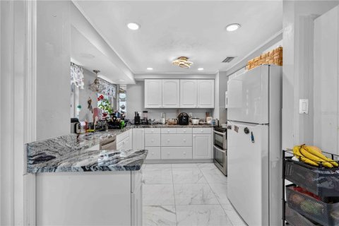 Villa ou maison à vendre à Sarasota, Floride: 4 chambres, 186.36 m2 № 2227459 - photo 8