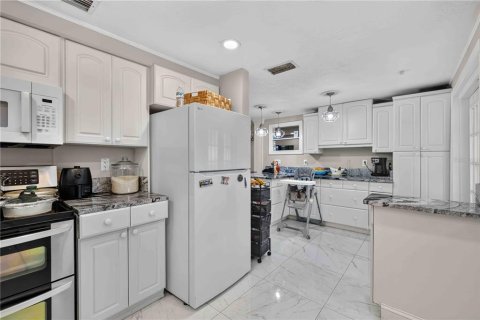 Villa ou maison à vendre à Sarasota, Floride: 4 chambres, 186.36 m2 № 2227459 - photo 10